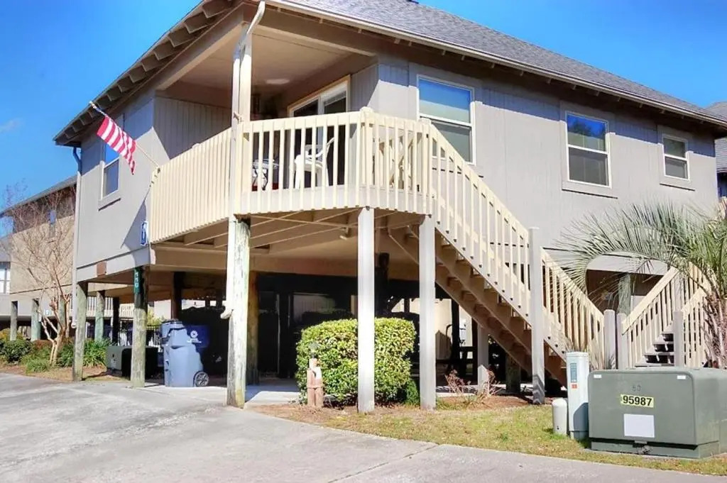 Guest Cottage 8G