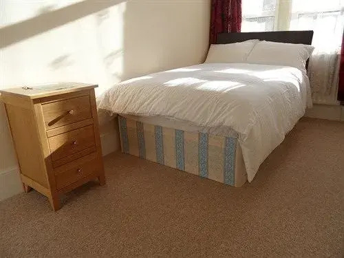 Lodge NW2