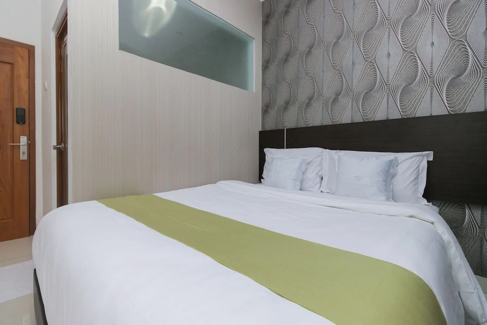 Arotel BSD