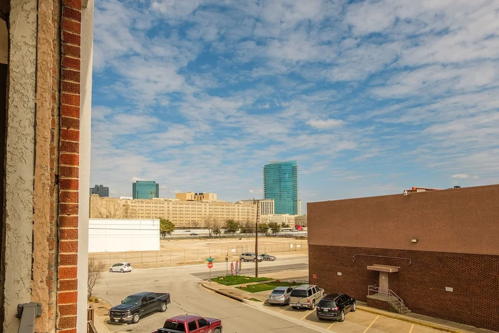 FRONTDESK Southside District Apts Downtown Fort Worth