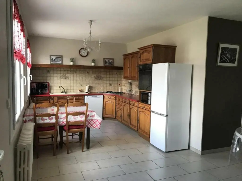 Gîte Dhuizon, 4 pièces, 6 personnes - FR-1-491-204