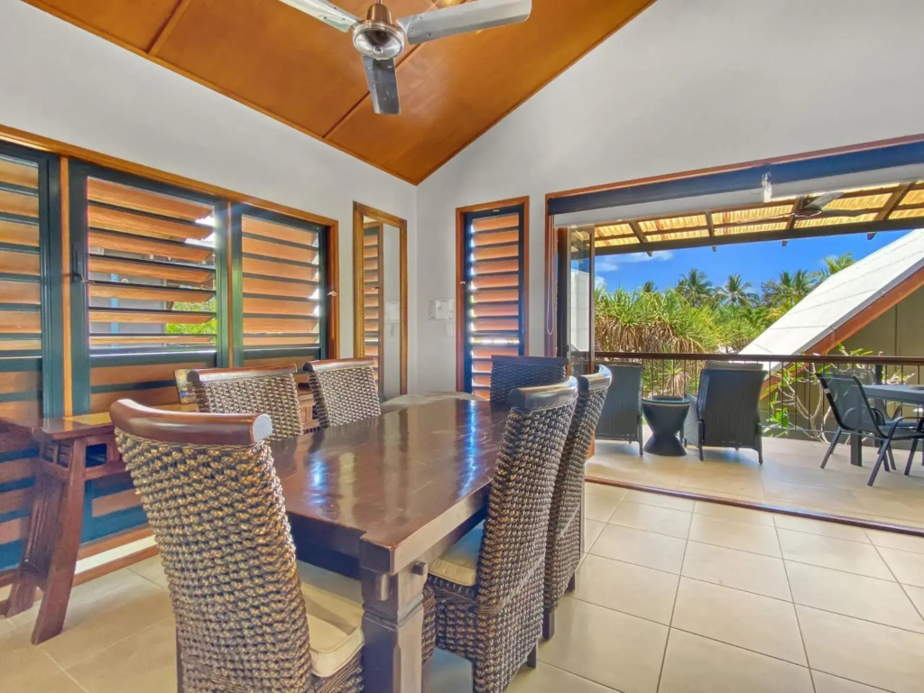 Pure Magnetic Villa 10