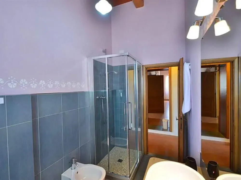 Cosy Holiday Home in Gaiole in Chianti with Swimming Pool