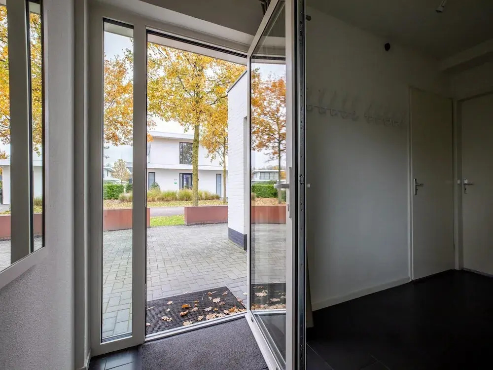 Modern Villa with Large Garden by the Water with Hot Tub & Infrared Sauna
