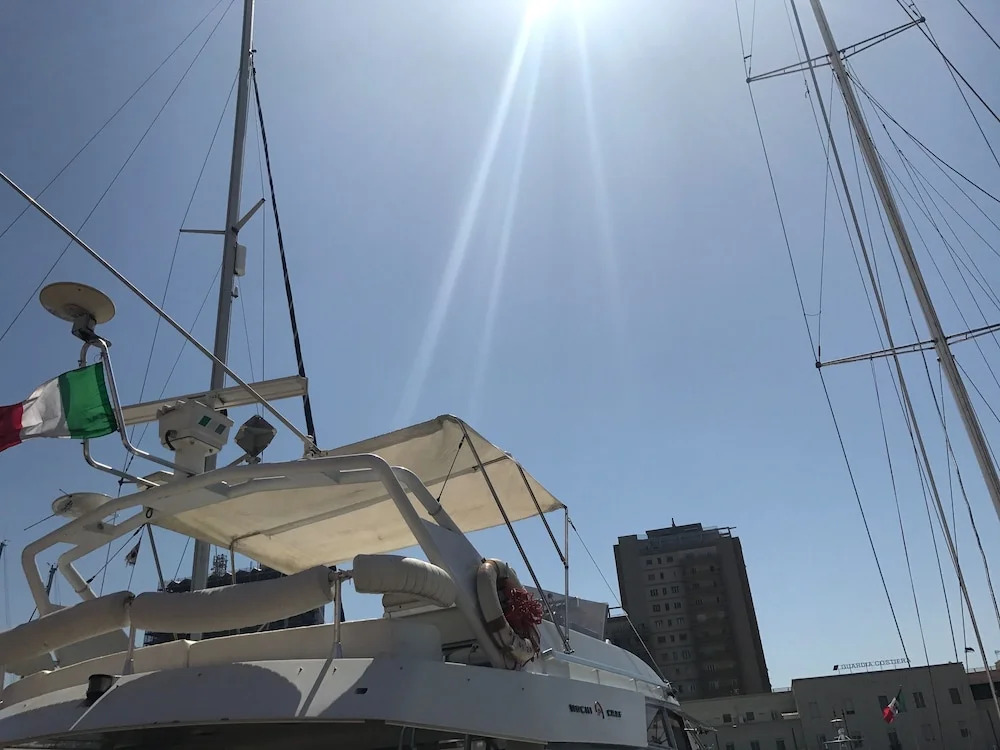 Raxul Boat