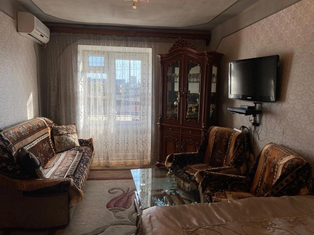 Apartment near Airport and station Charbakh