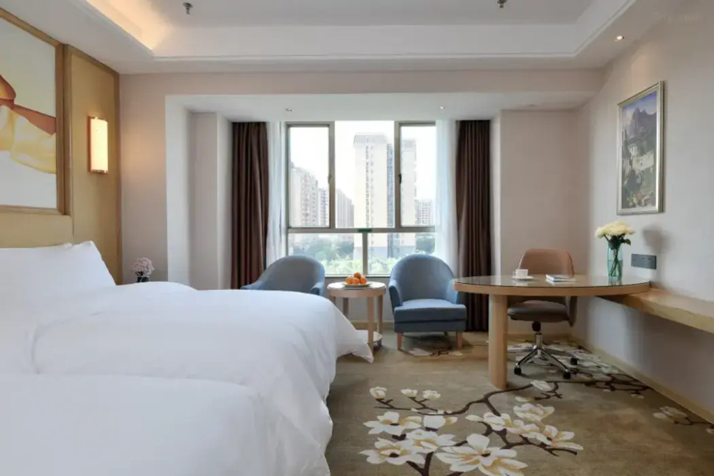 Vienna Hotel (Foshan West Railway Station Airport Branch)