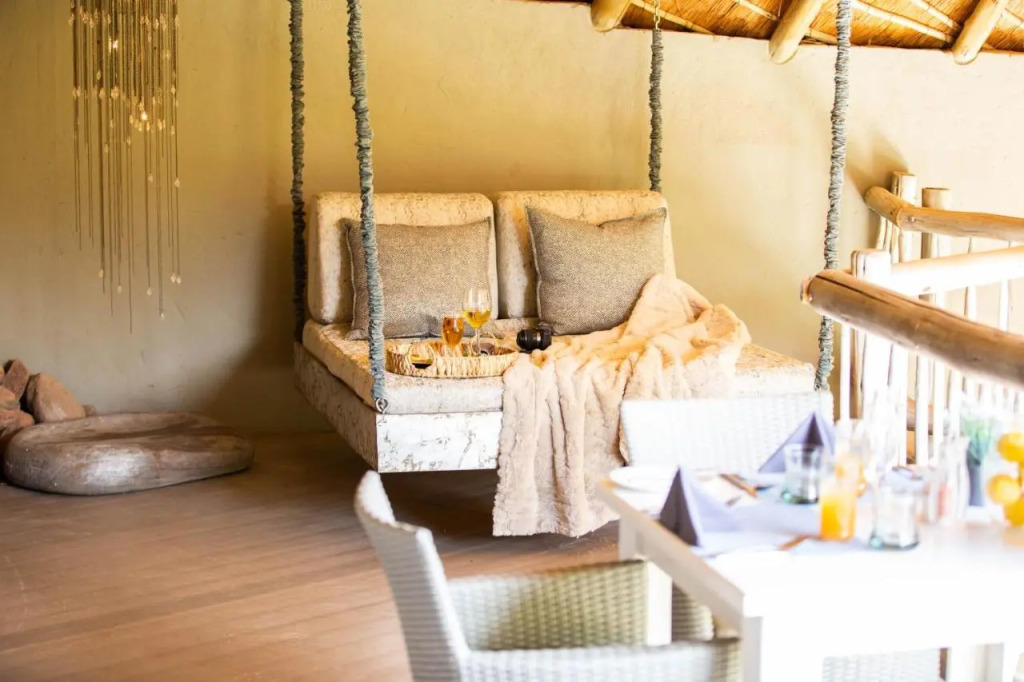 Clifftop Exclusive Safari Hideaway