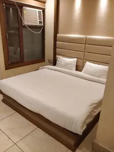Capital O 81142 Hotel Pink Paradise