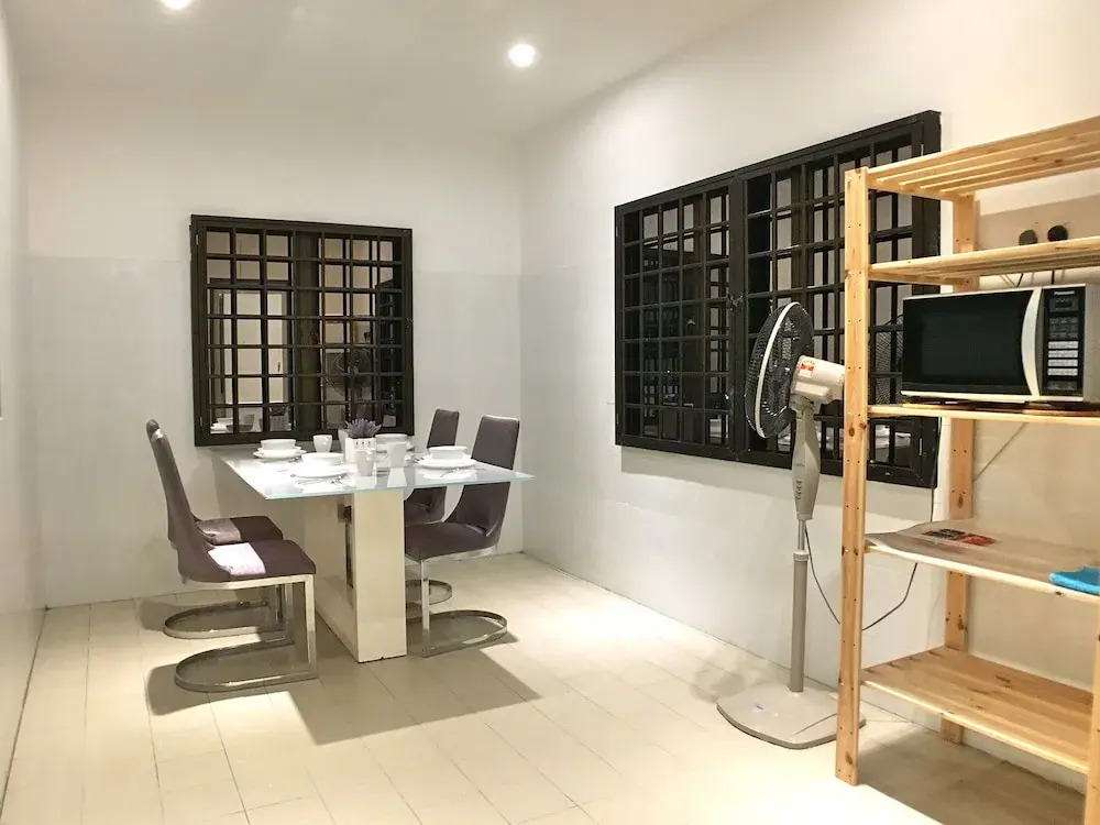 iBook8 Superior 1 Bedroom Gurney Suites  by iBook Homestay