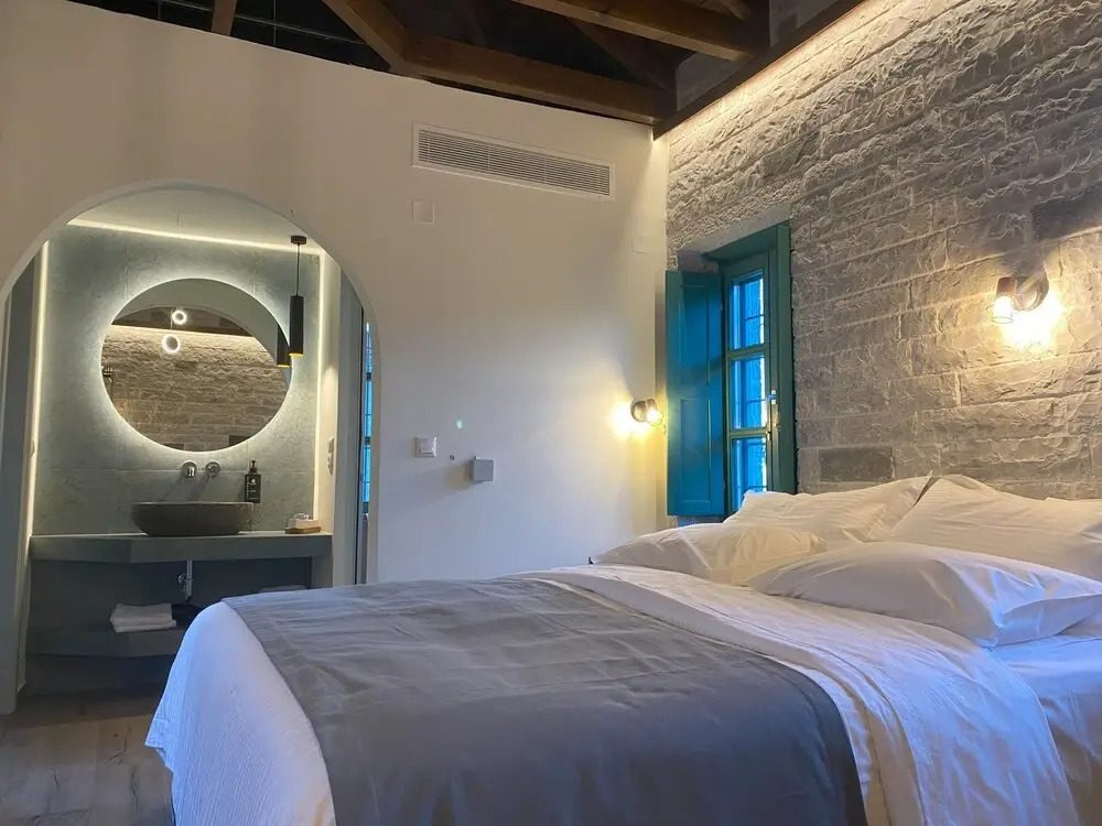 MAKRIS Papigo Luxury suites