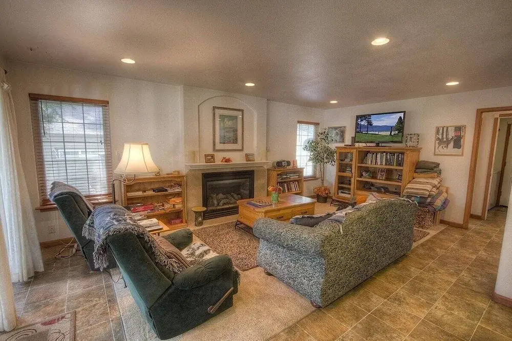 Wolfpack Refuge 4 Bedroom Home by RedAwning