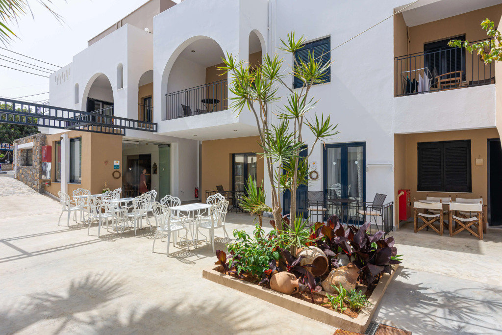 Nami Hotel & Suites