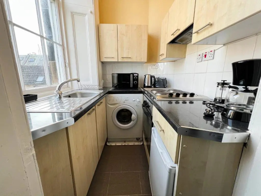 Glasgow West End Studio Apartment