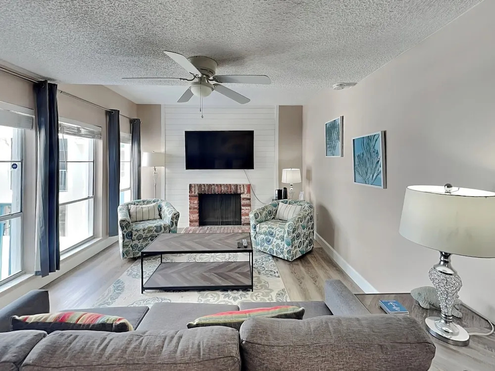 Madeira Beach Yacht Club 343H by Distinctive Beach Rentals