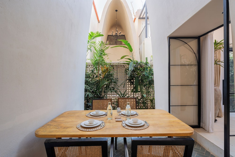 ELIVAAS Bogenvilla Luxe 3 BHK Villa
