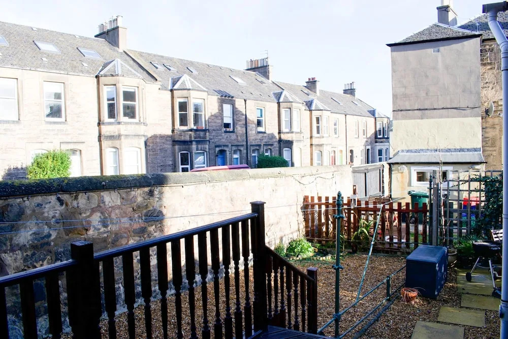Spacious 3 Bedroom Home With Garden Edinburgh