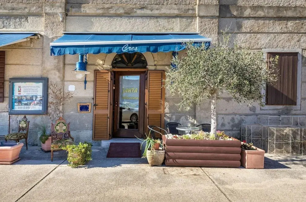 Pet-friendly Apartment in the Heart of Cres
