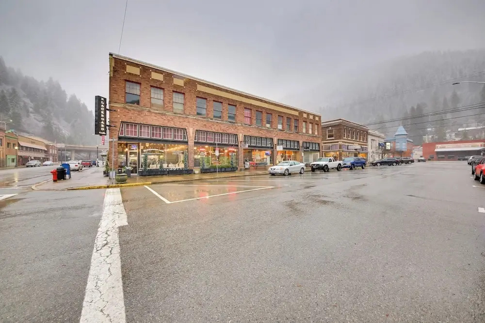 Steps to Shops & Dining: Historic Dtwn Wallace Gem