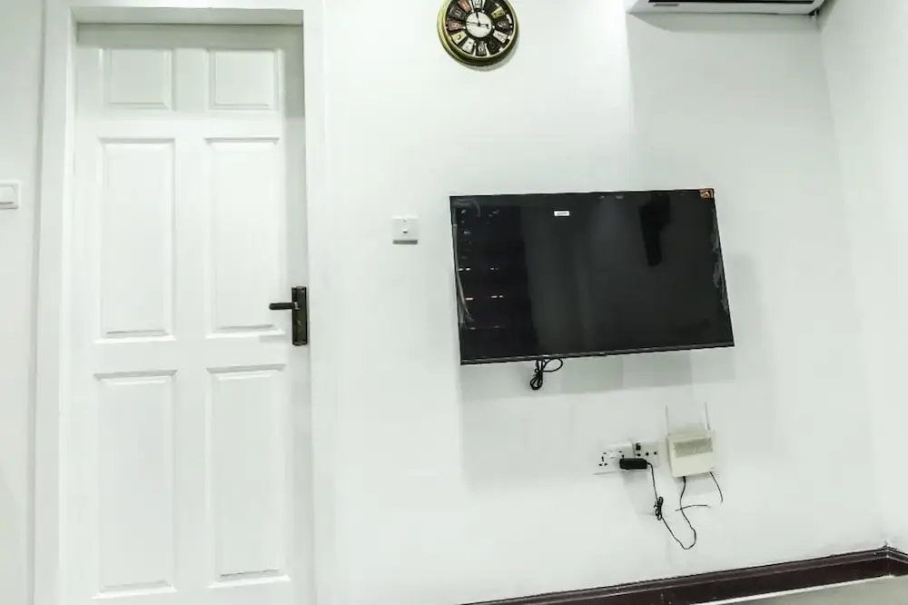 1 Bed Apartment Sleeps 2 -free Parking - Tv & Wifi