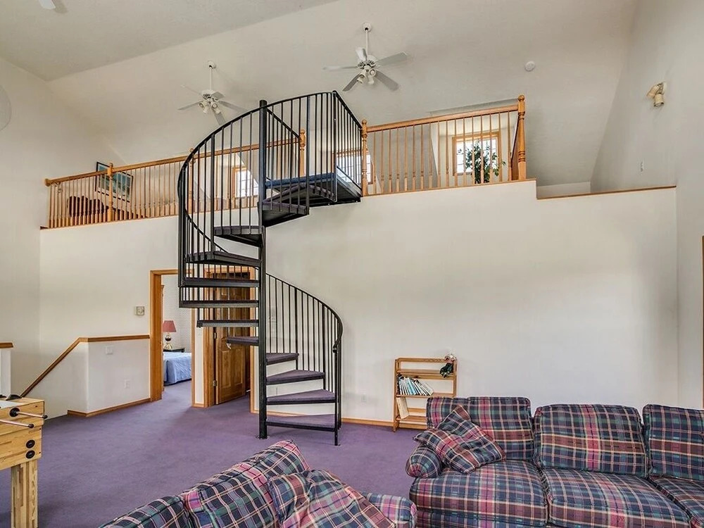 Gateway Inn 6 Bedroom Home