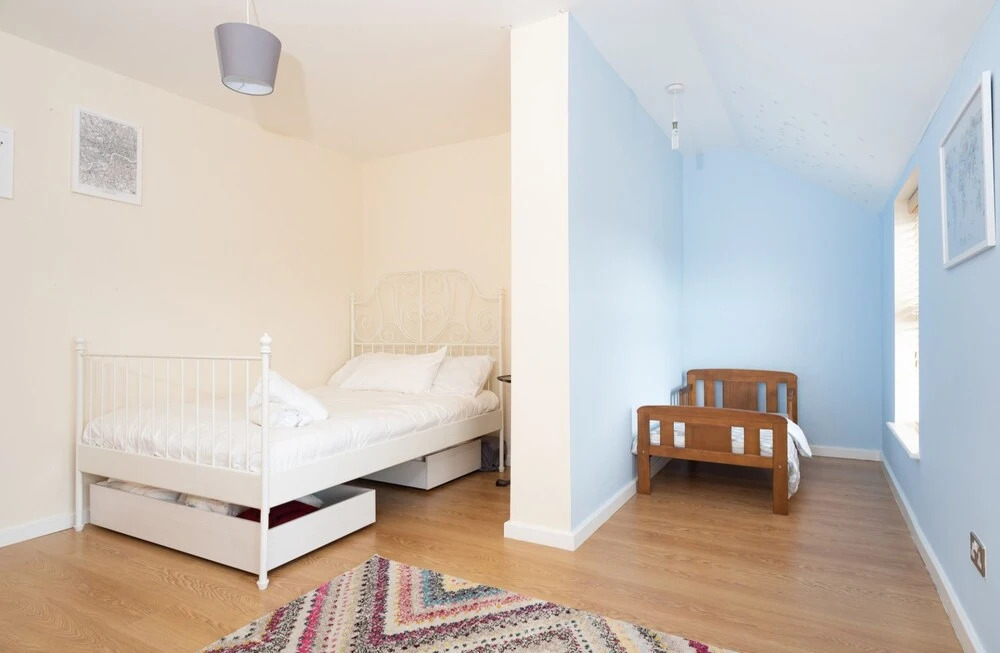 Bright & Modern, 1 Bedroom Apartment for up to 4