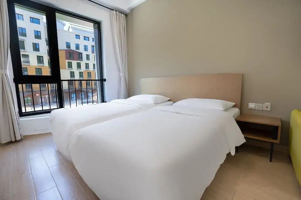 Prince Hotel By Secret Garden
