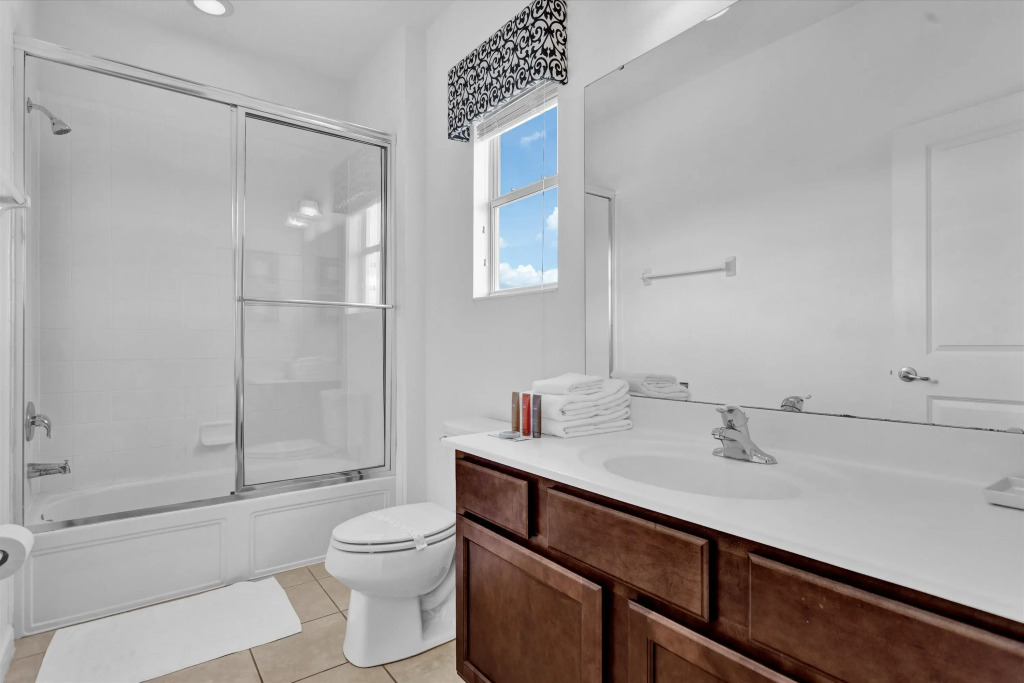 6 Bd 6 Ba Bella Vida 4564 Cl