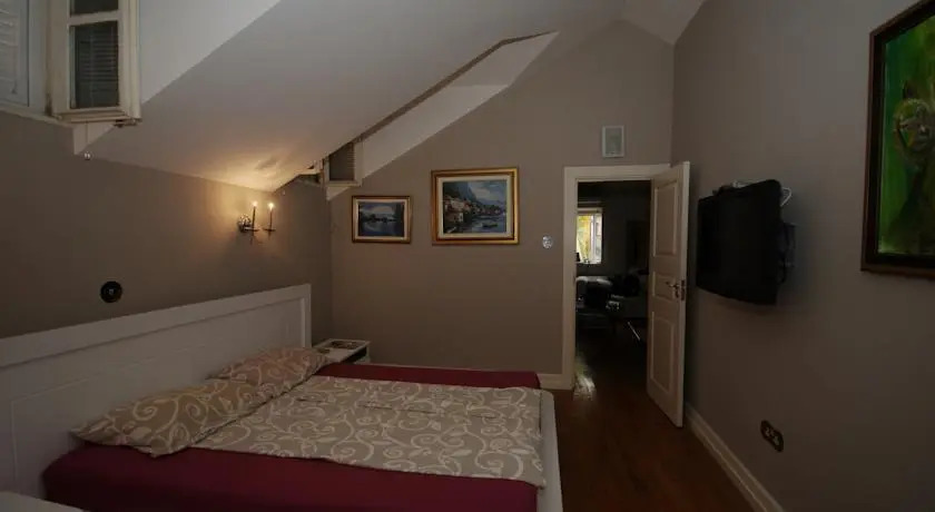 London Apartment