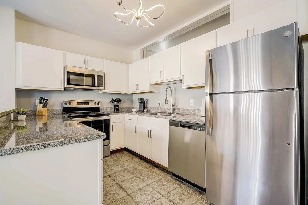 TWO CozySuites Apt w Skybridge Access 4