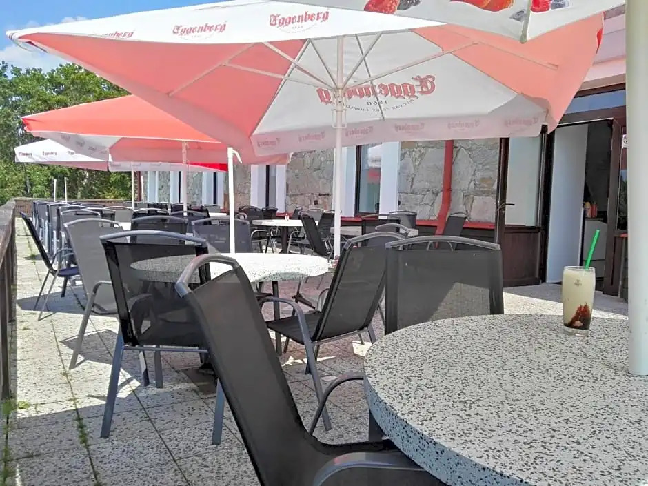 Hotel Jestřábí