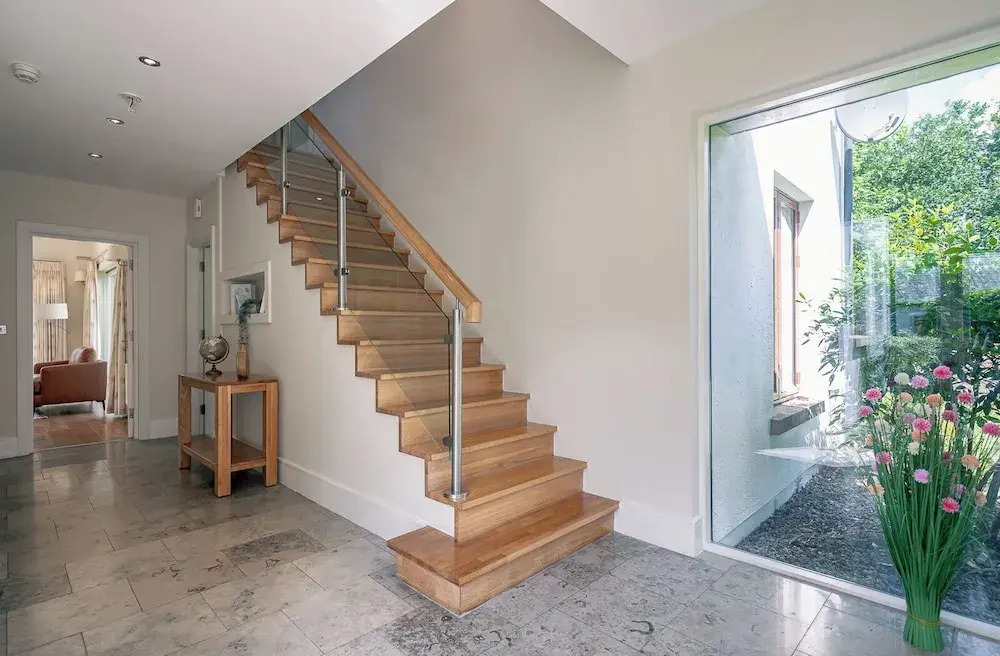 Spacious Kenmare Home to Sleep 8 Free use of Pool Onsite