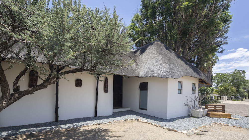 Otjisazu Guest Farm