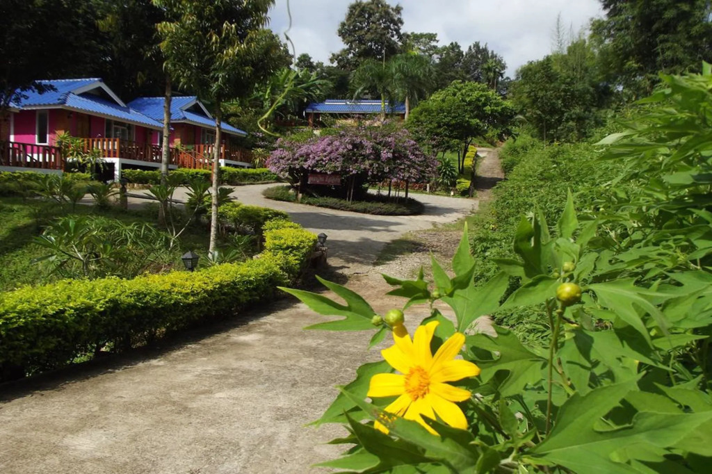 Phuchomjan Resort