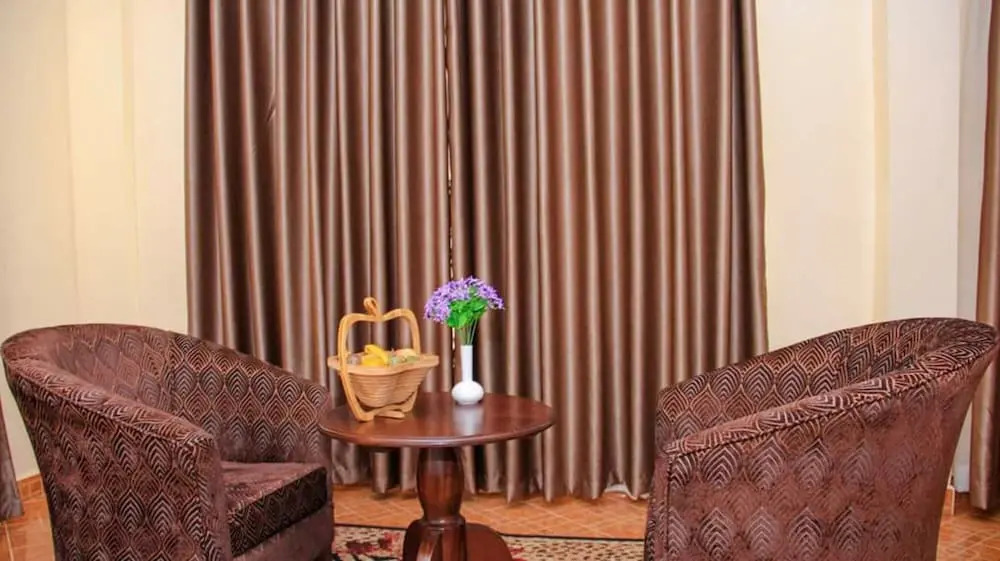 Mountain Breeze Hotel