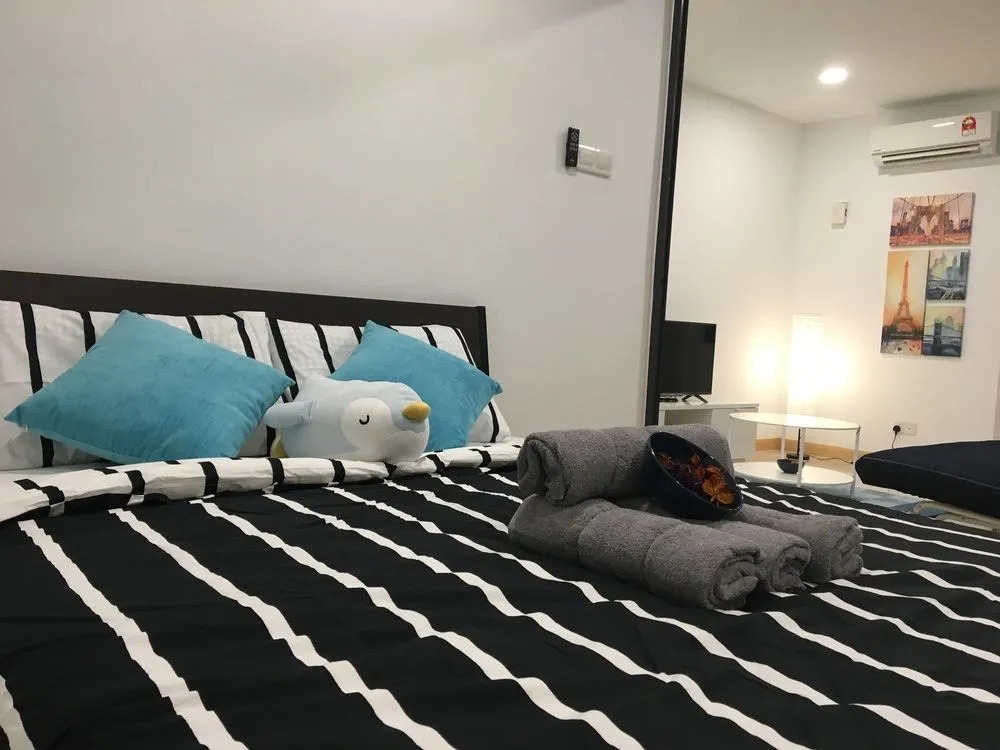 Lily and Loft - KL Gateway Bangsar LRT, WIFI, Netflix