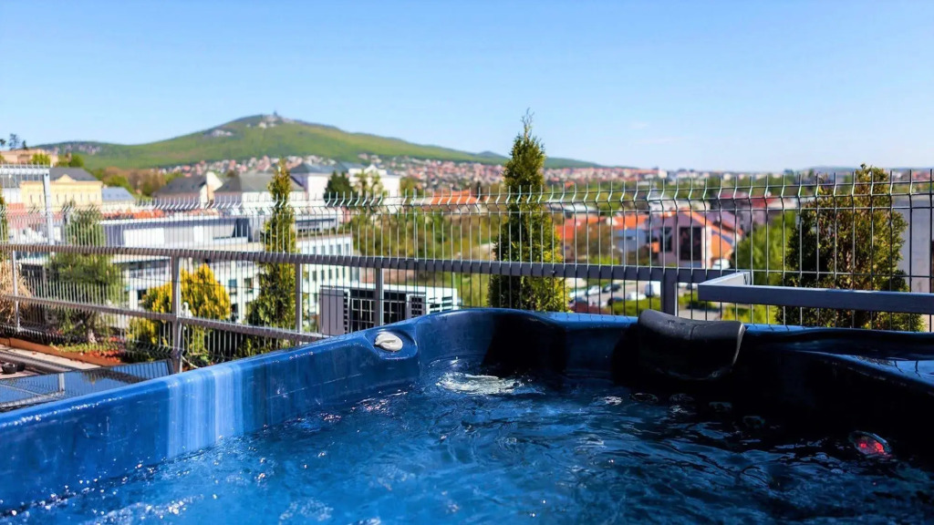 HOTEL CENTRUM with free parking