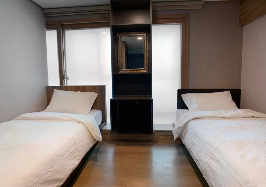 J-Honor Guesthouse