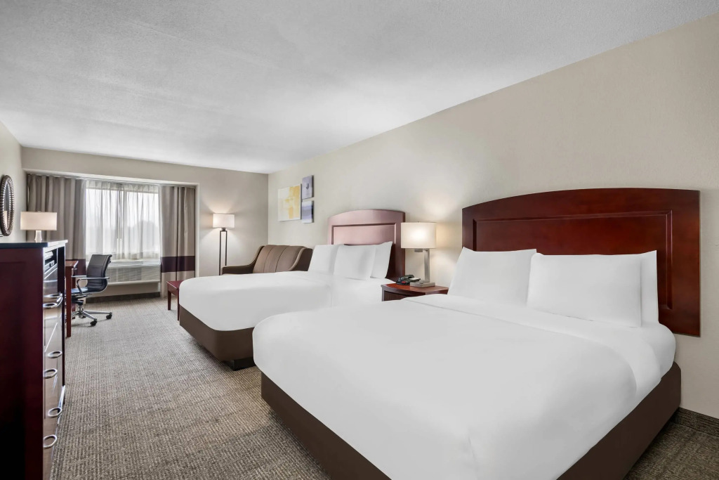 Comfort Inn & Suites North East