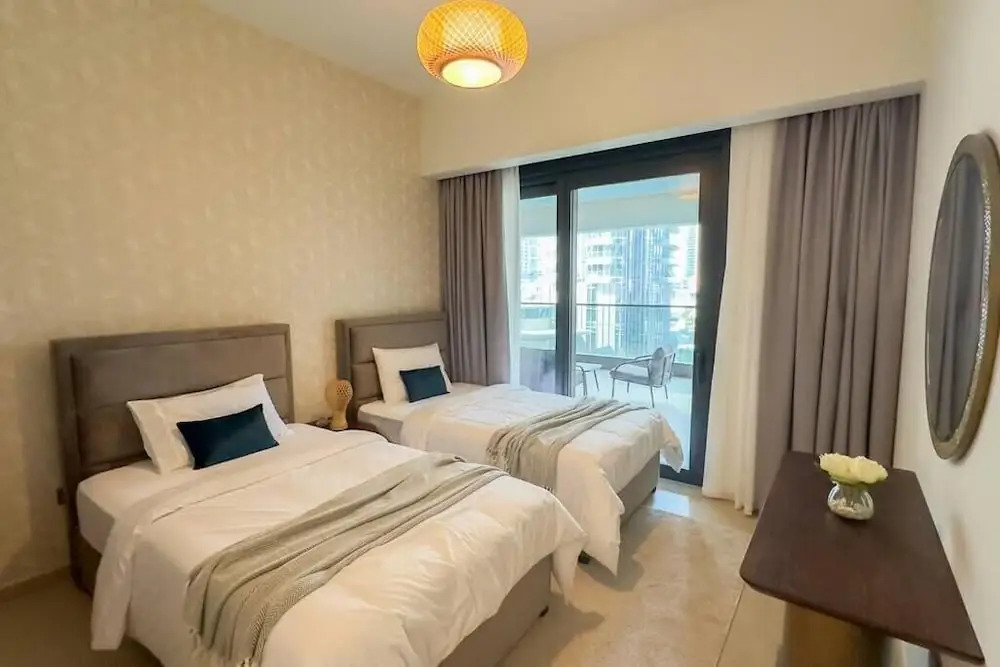 Mh - Stylish 2-bedroom Residence Ref 4100