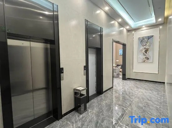 Zhongshan Baichuan Apartment