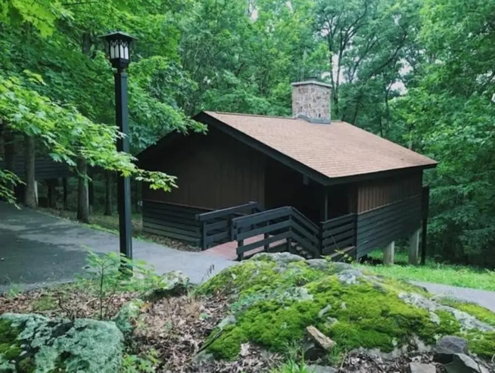 Giant City Lodge