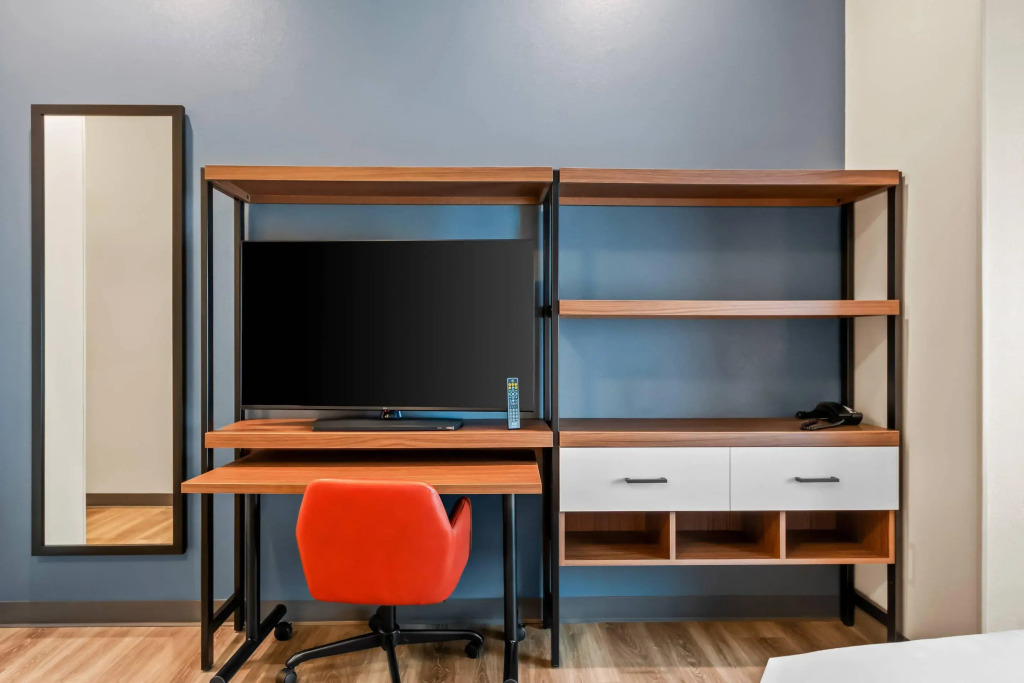 Everhome Suites San Antonio Lackland near SeaWorld by Choice Hotels