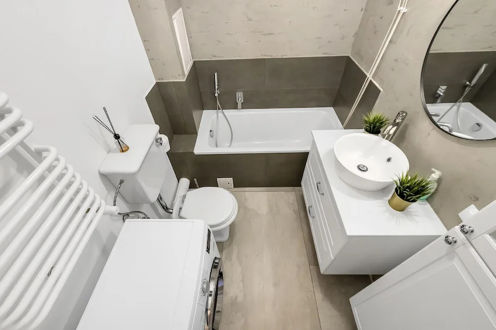 Lumina 4-room apartment in Center