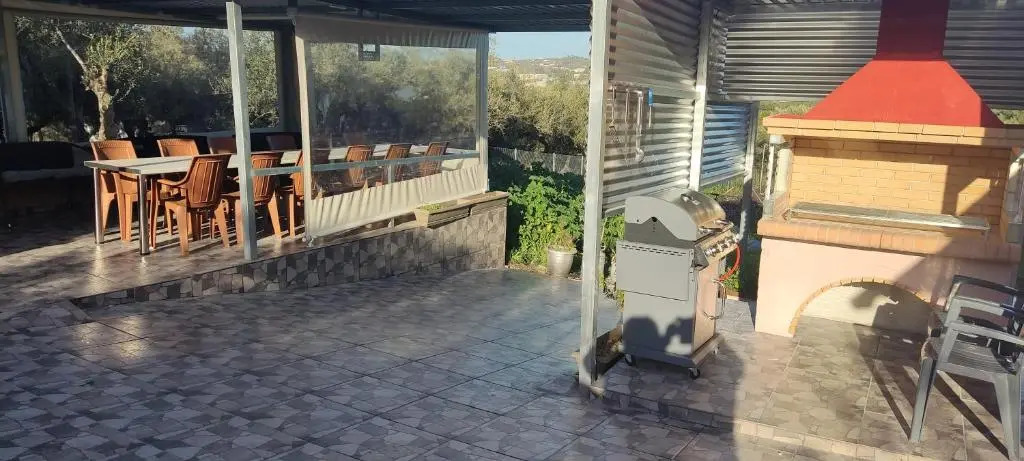 lake agia apartments