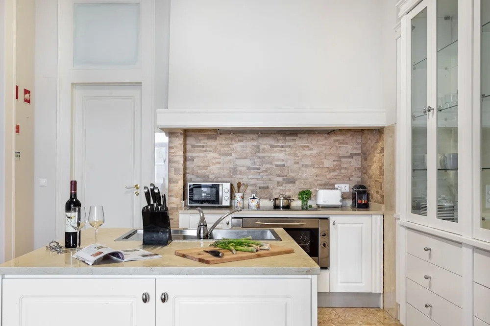 JOIVY Astonishing 1BR home in Baixa, 5mins to Santa Justa Lift