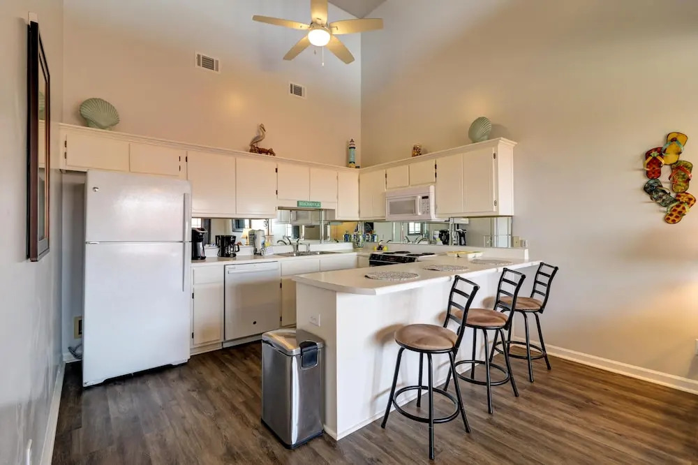 Gulf View Getaway by Blueswell