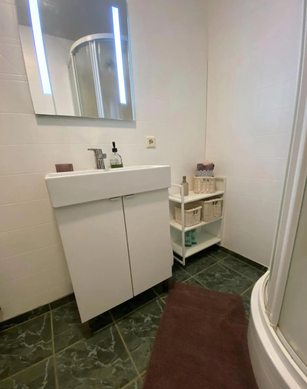 H100 Lovely 1-bedroom apartment on the main street