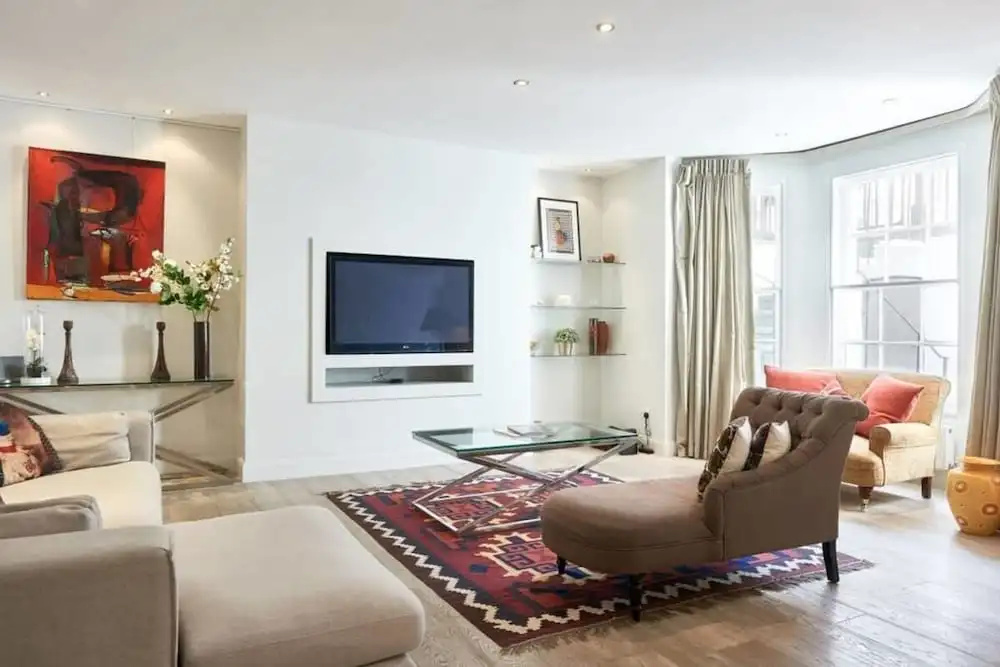 3bed, 2bath Kensington Flat W/garden 1min to Tube