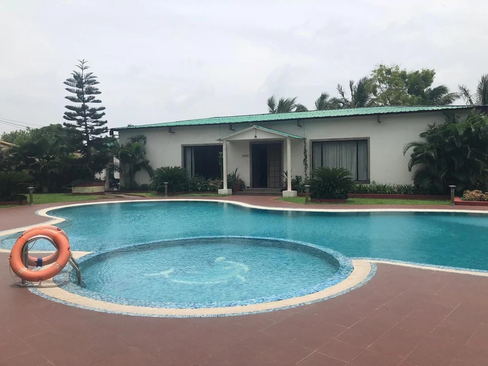 Chanakya BNR Hotel